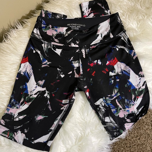 Beyond Yoga Abstract Leggings - Picture 3 of 4